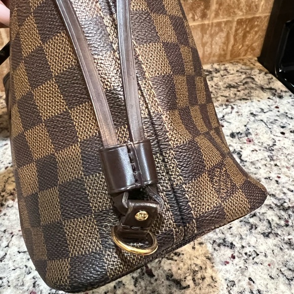 LV never full pm like new condition - Picture 8 of 11
